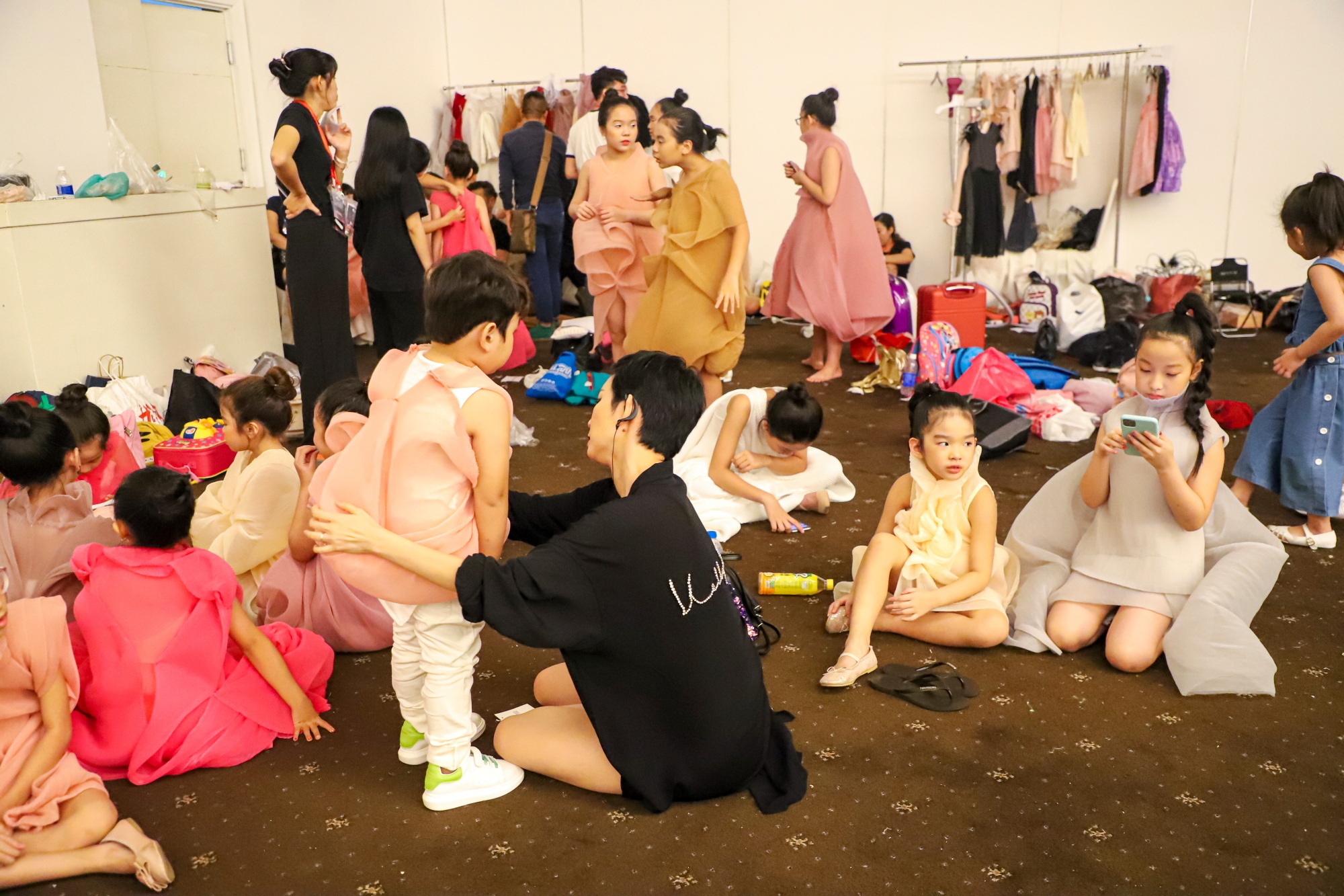 tranh cai nguoi mau nhi anh 3