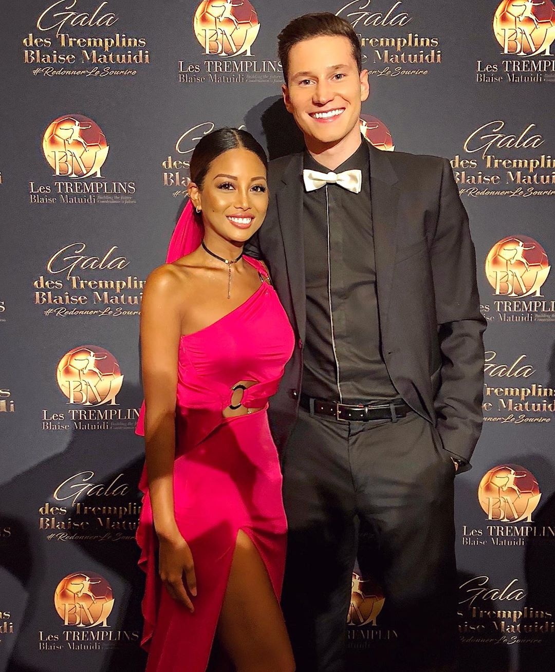 nhan sac ban gai vu cong cua Julian Draxler anh 3