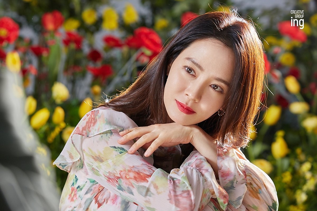 nhan sac song ji hyo tuoi 39 anh 1