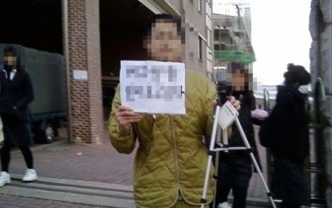 Nam MC ngoai 40 tuoi nhay lau tu tu hinh anh