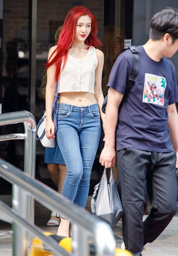 than hinh that cua joy red velvet anh 10