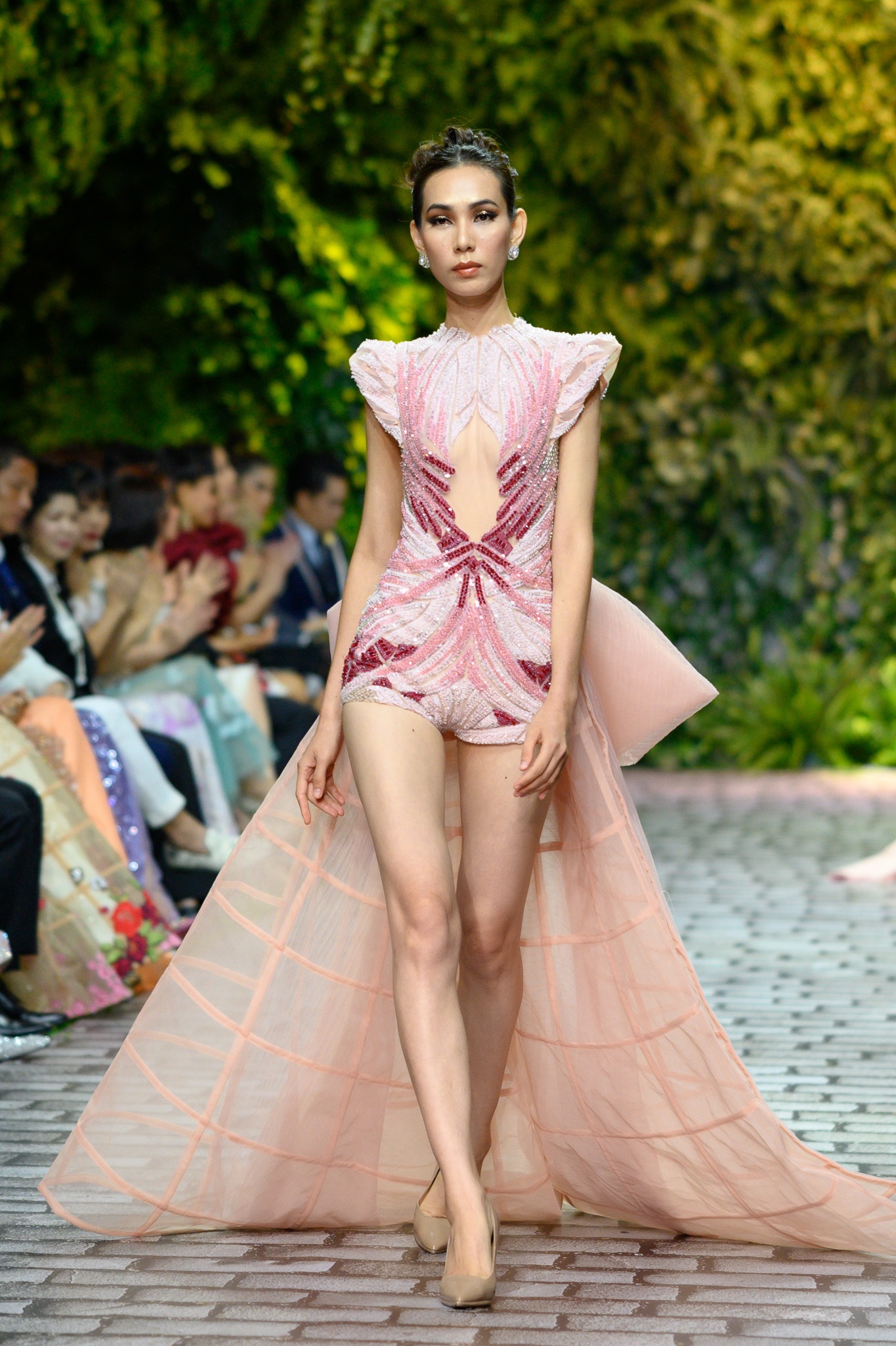 show thoi trang hoang hai anh 14