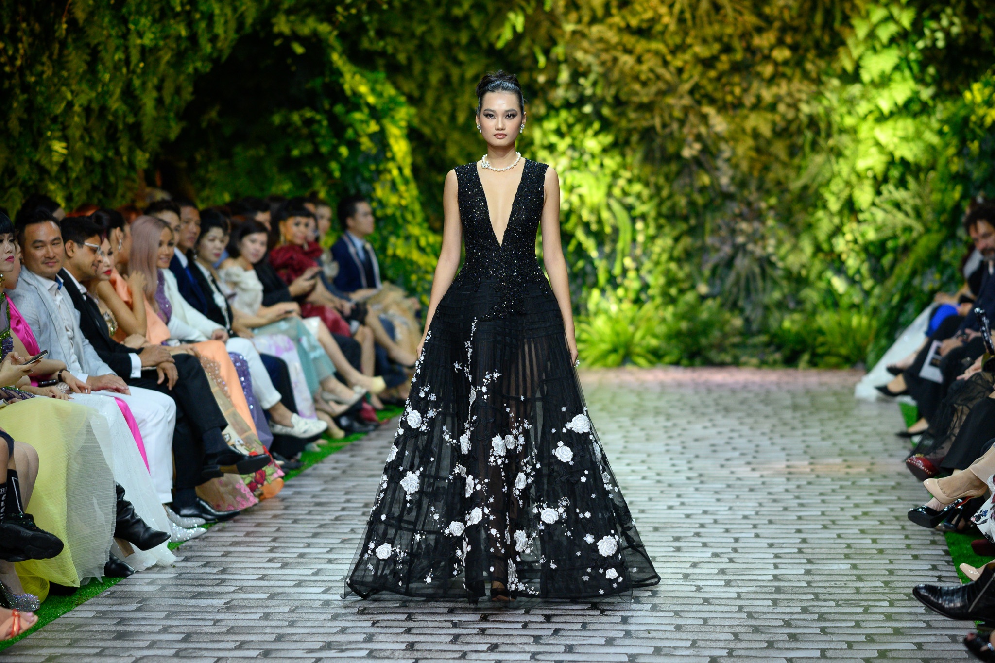 show thoi trang hoang hai anh 17