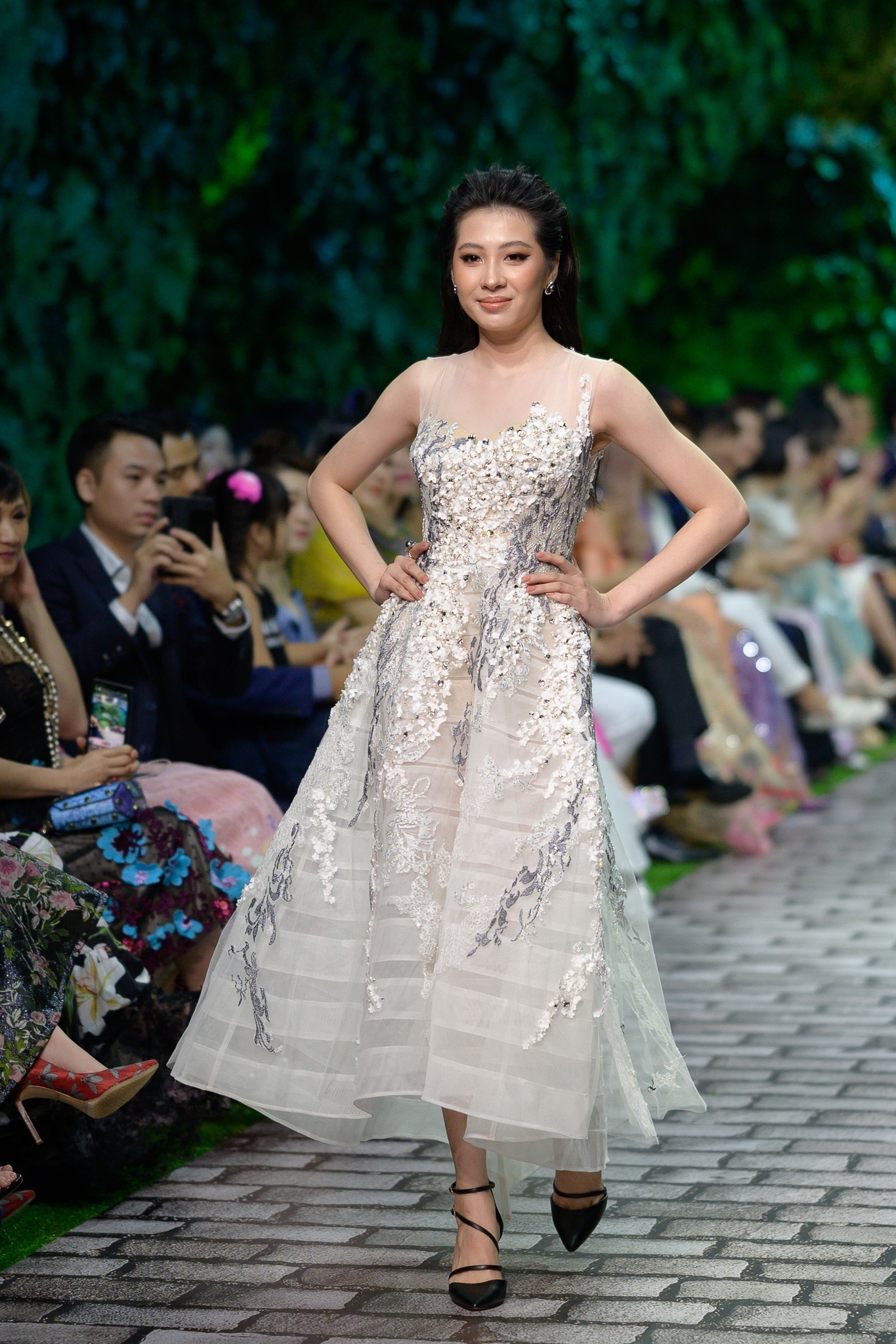 show thoi trang hoang hai anh 30