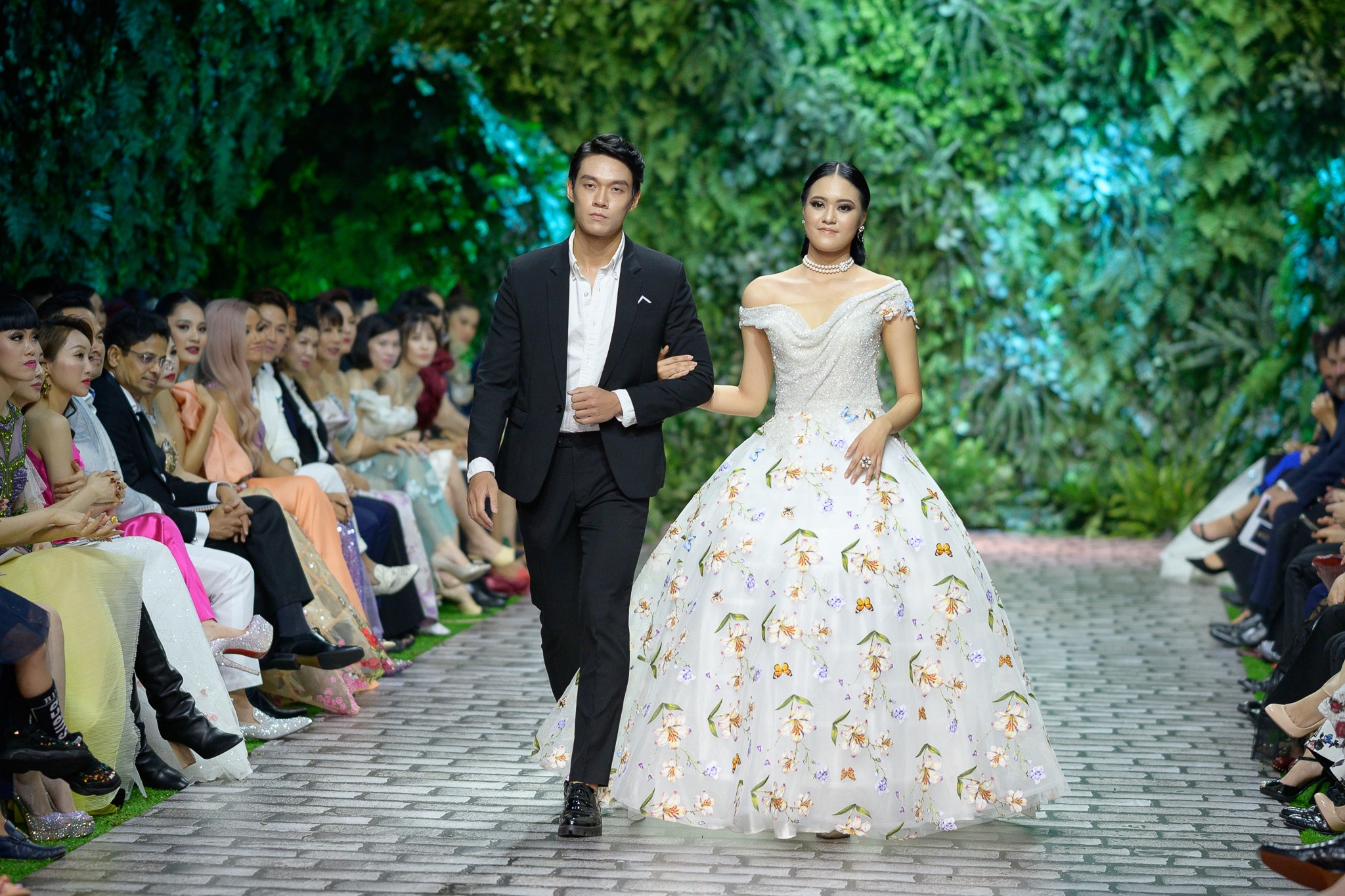 show thoi trang hoang hai anh 38