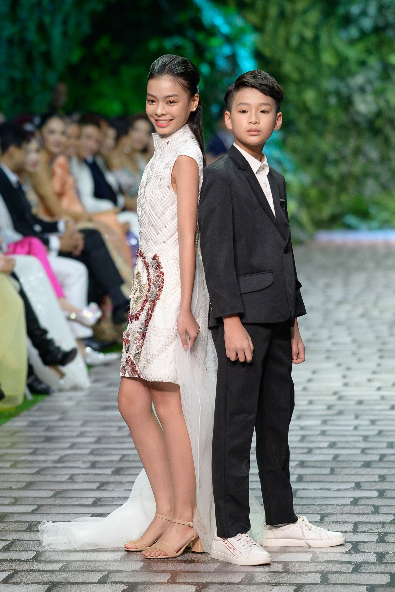 show thoi trang hoang hai anh 36