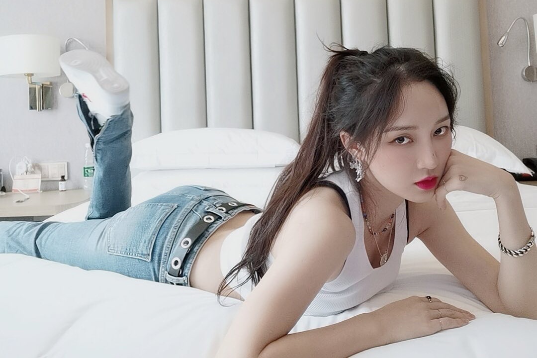 Nu ca si ke chuyen mot minh di phau thuat u o nguc hinh anh