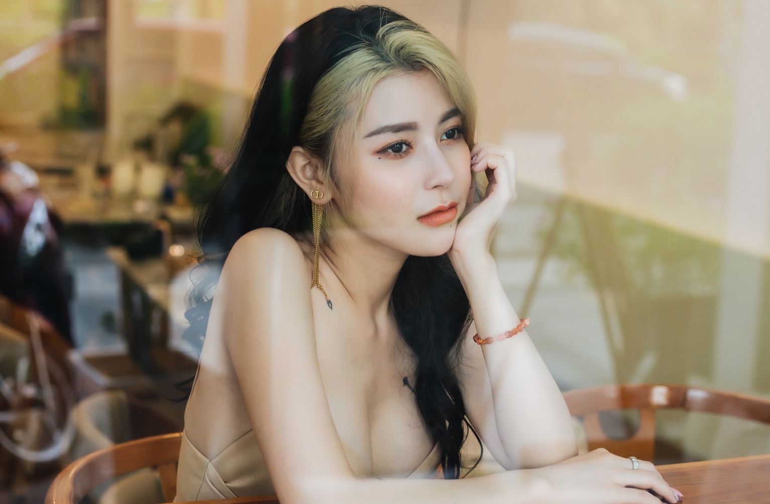 Vong eo 54 cm cua quan quan The Voice Ngoc Anh hinh anh