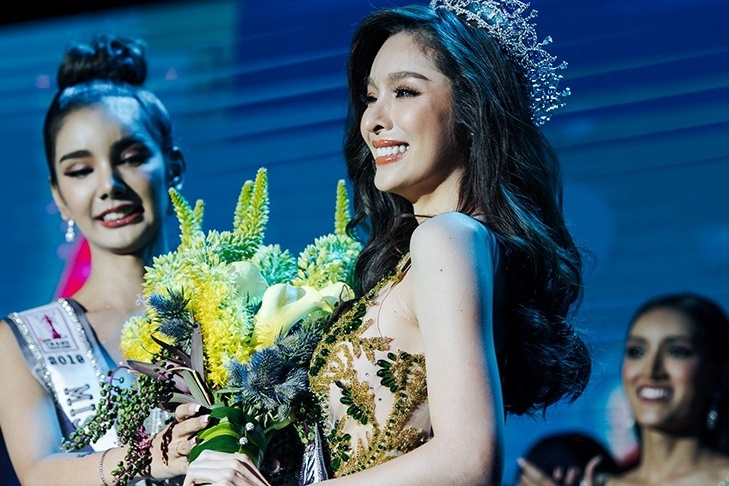 Nhan sac Hoa hau Chuyen gioi Thai Lan 2020 hinh anh