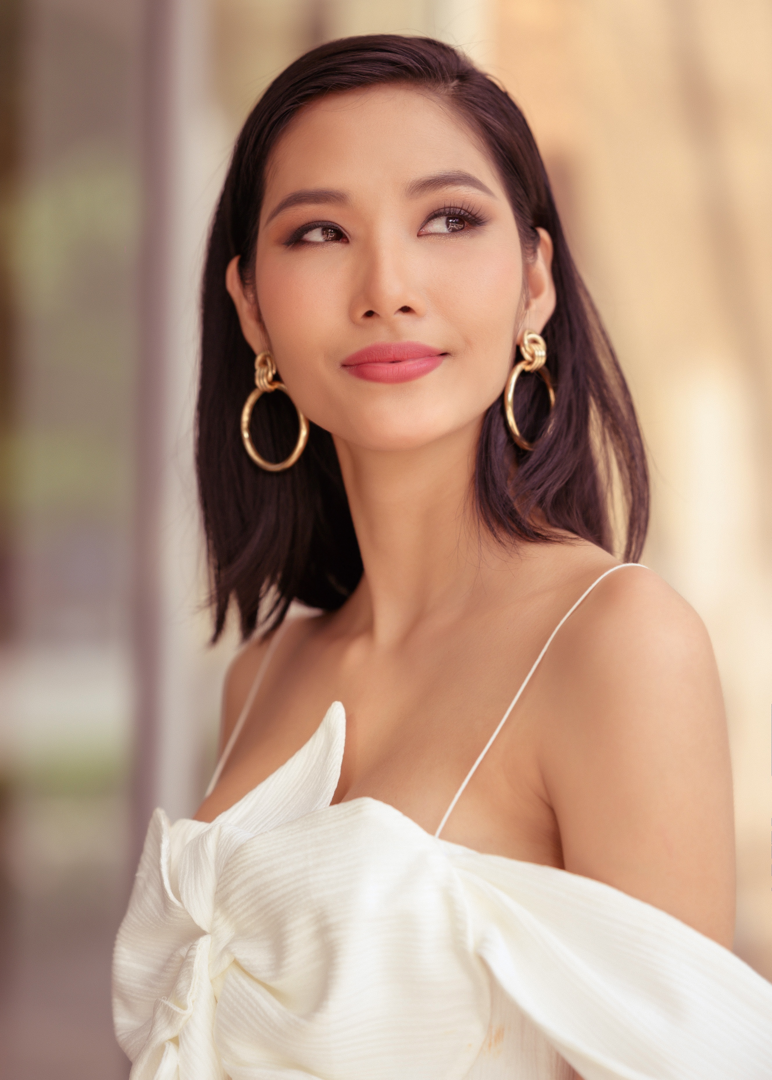 hoàng thùy tuyển quản lý ảnh 4 hoang thuy tuyen quan ly anh 4