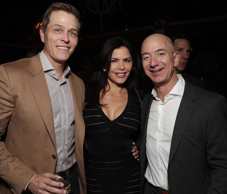 ban gai ty phu amazon anh 2