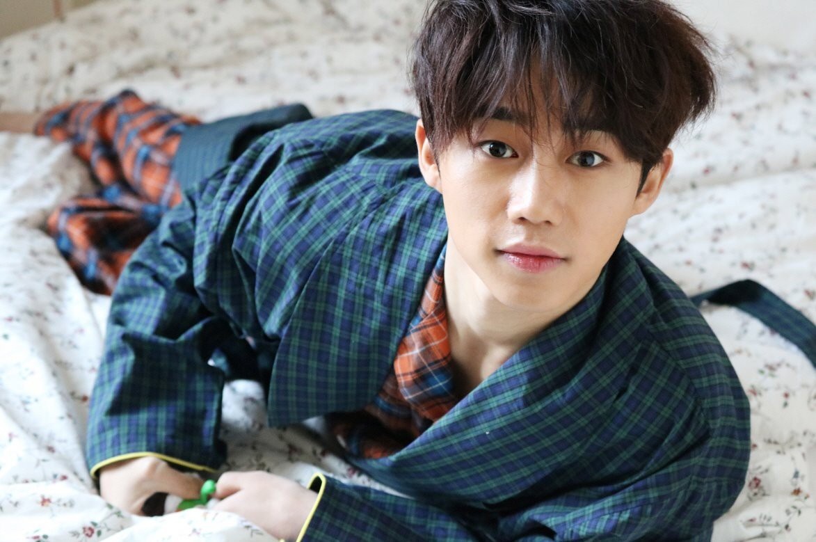 park ji bin dien trai anh 10