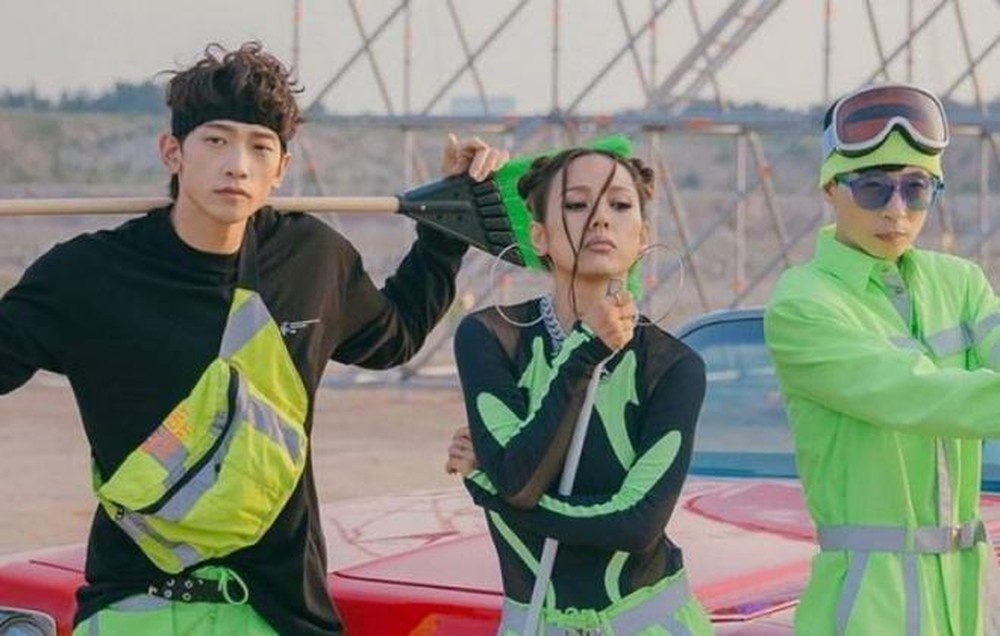 nhom ssak3 can quet showbiz anh 5