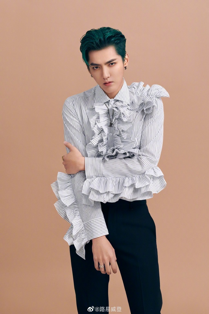 ngo diec pham mac do phi gioi tinh anh 5