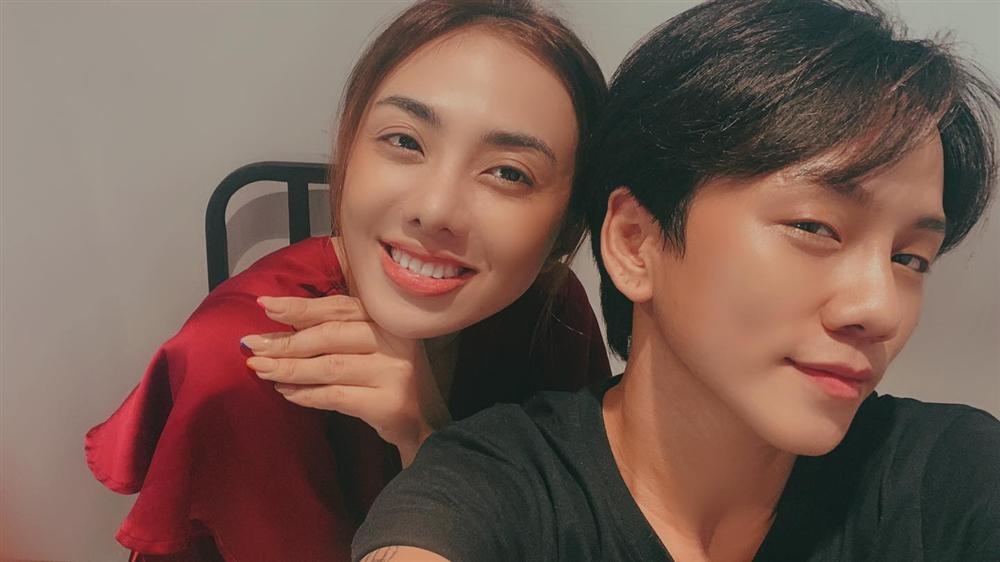 Ca si Miko Lan Trinh cong khai nguoi yeu chuyen gioi kem 5 tuoi hinh anh