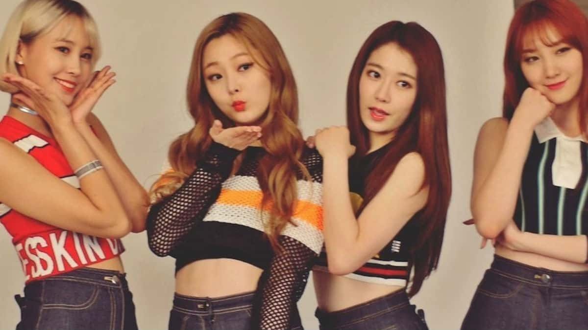 nhom nu tan ra thoi diem dich covid-19 anh 12