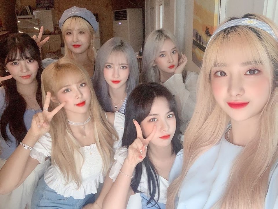 nhom nu tan ra thoi diem dich covid-19 anh 2