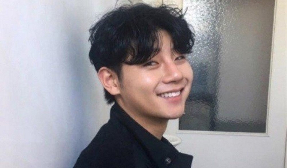 Nam ca si Jo Yoong qua doi sau tai nan giao thong hinh anh