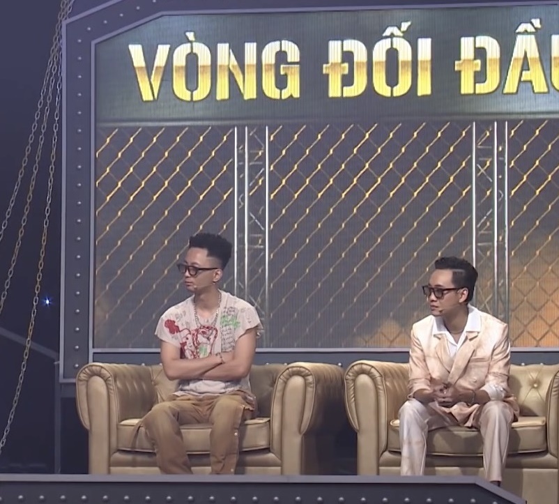 trang phuc huan luyen vien rap viet anh 8