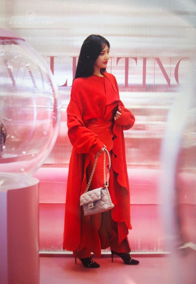 joy red velvet thời trang  ảnh 3 joy red velvet thoi trang anh 3