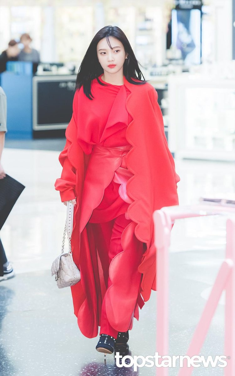 joy red velvet thời trang  ảnh 2 joy red velvet thoi trang anh 2