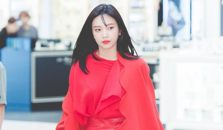 Joy (Red Velvet) bi che khi mac hang hieu hinh anh