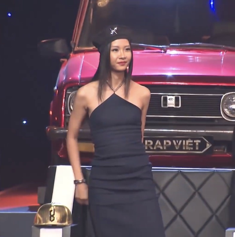 trang phuc huan luyen vien rap viet anh 4