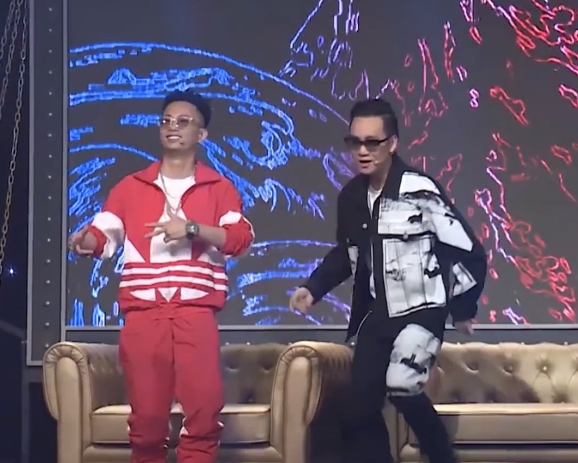 trang phuc huan luyen vien rap viet anh 7