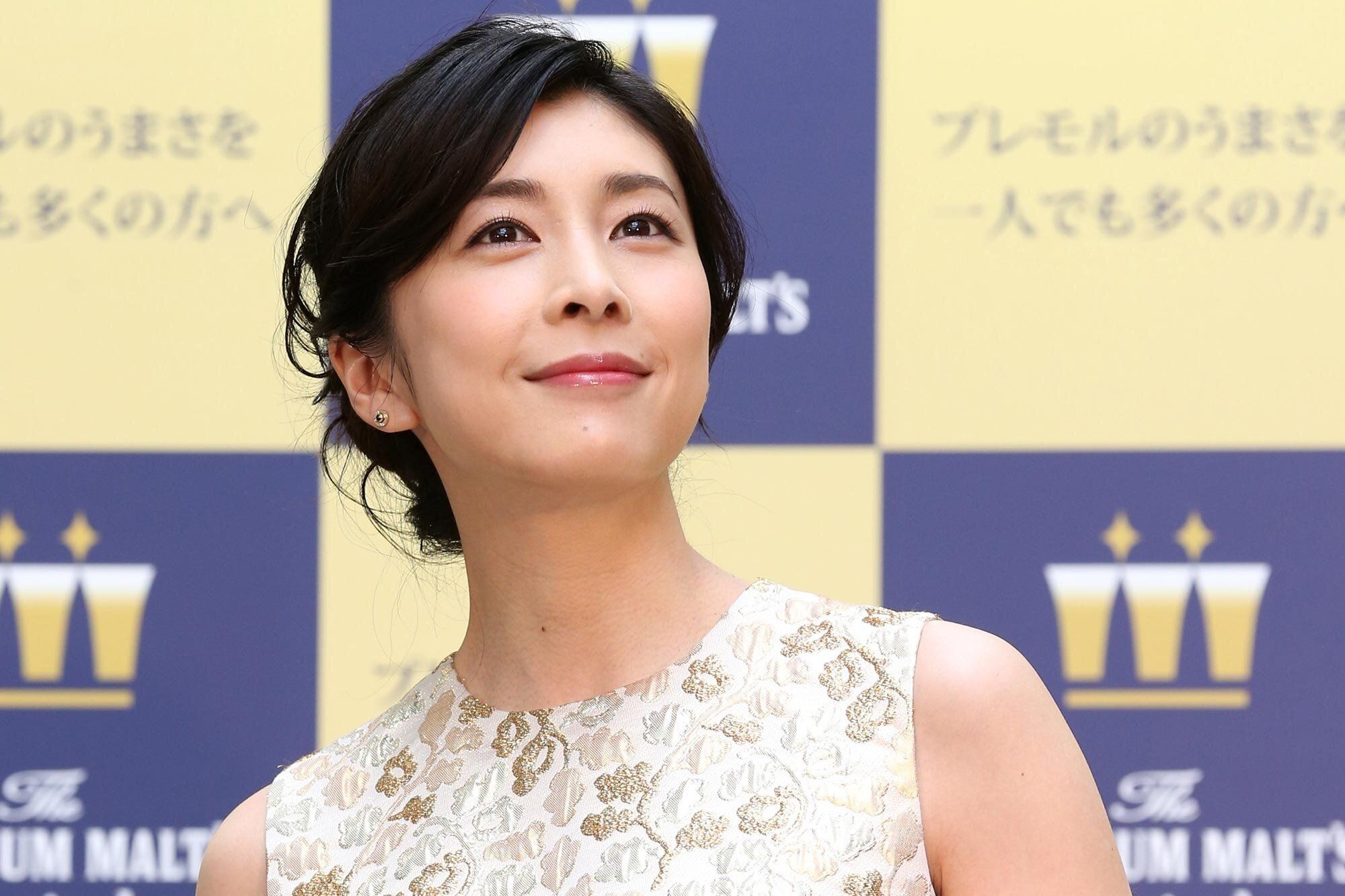 Nhat Ban bao dong ve van nan tu sat o showbiz hinh anh