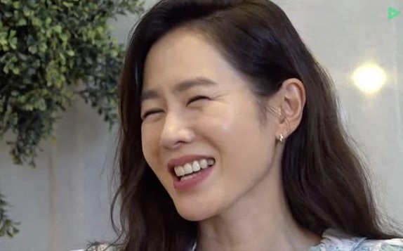 'Quoc bao nhan sac' Son Ye Jin lo dau hieu lao hoa hinh anh