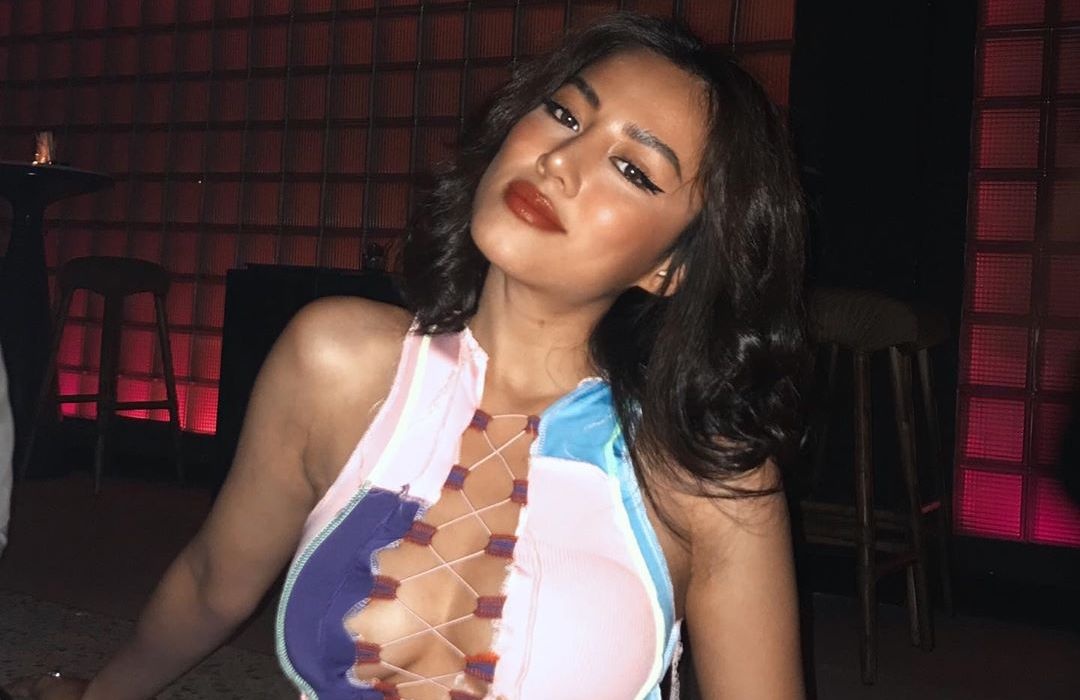 Nhan sac nu ca si hat o vong But pha Rap Viet hinh anh