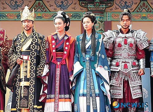 hanbok trong phim han anh 3