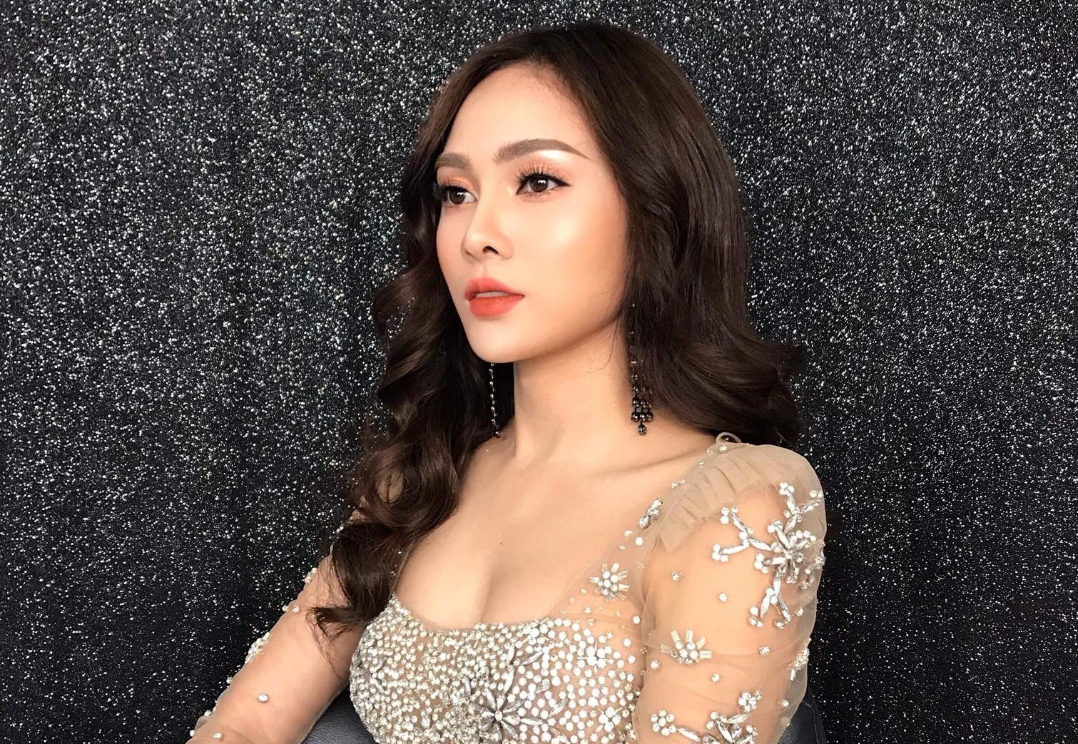 Ve goi cam cua nu ca si hat cung GDucky o Rap Viet hinh anh