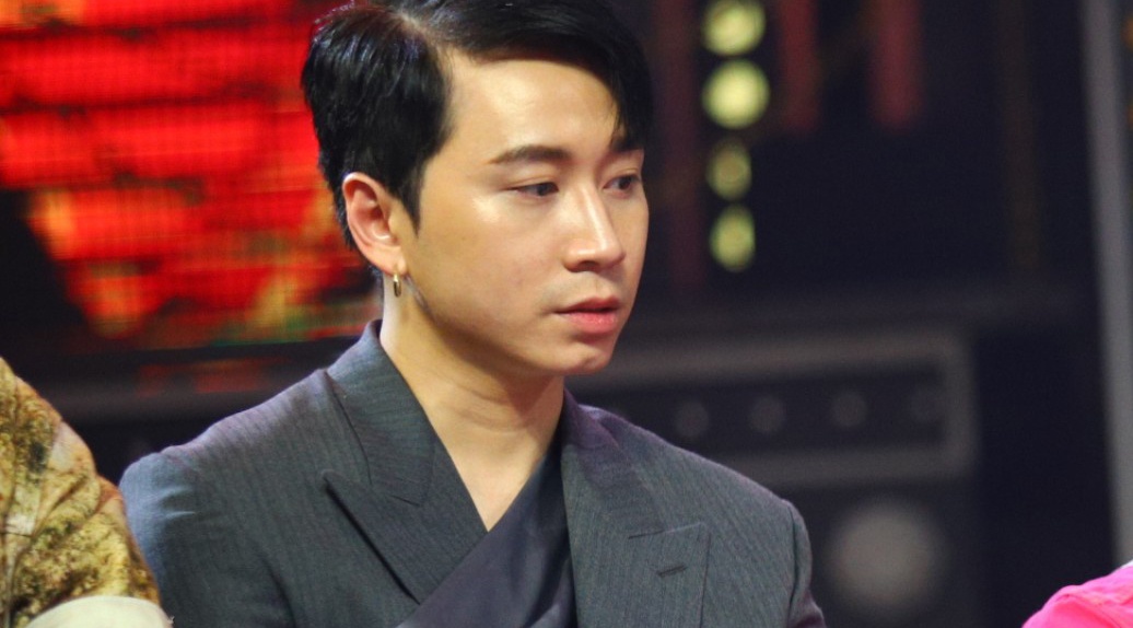 Karik bat khoc ngay sau dem chung ket Rap Viet hinh anh