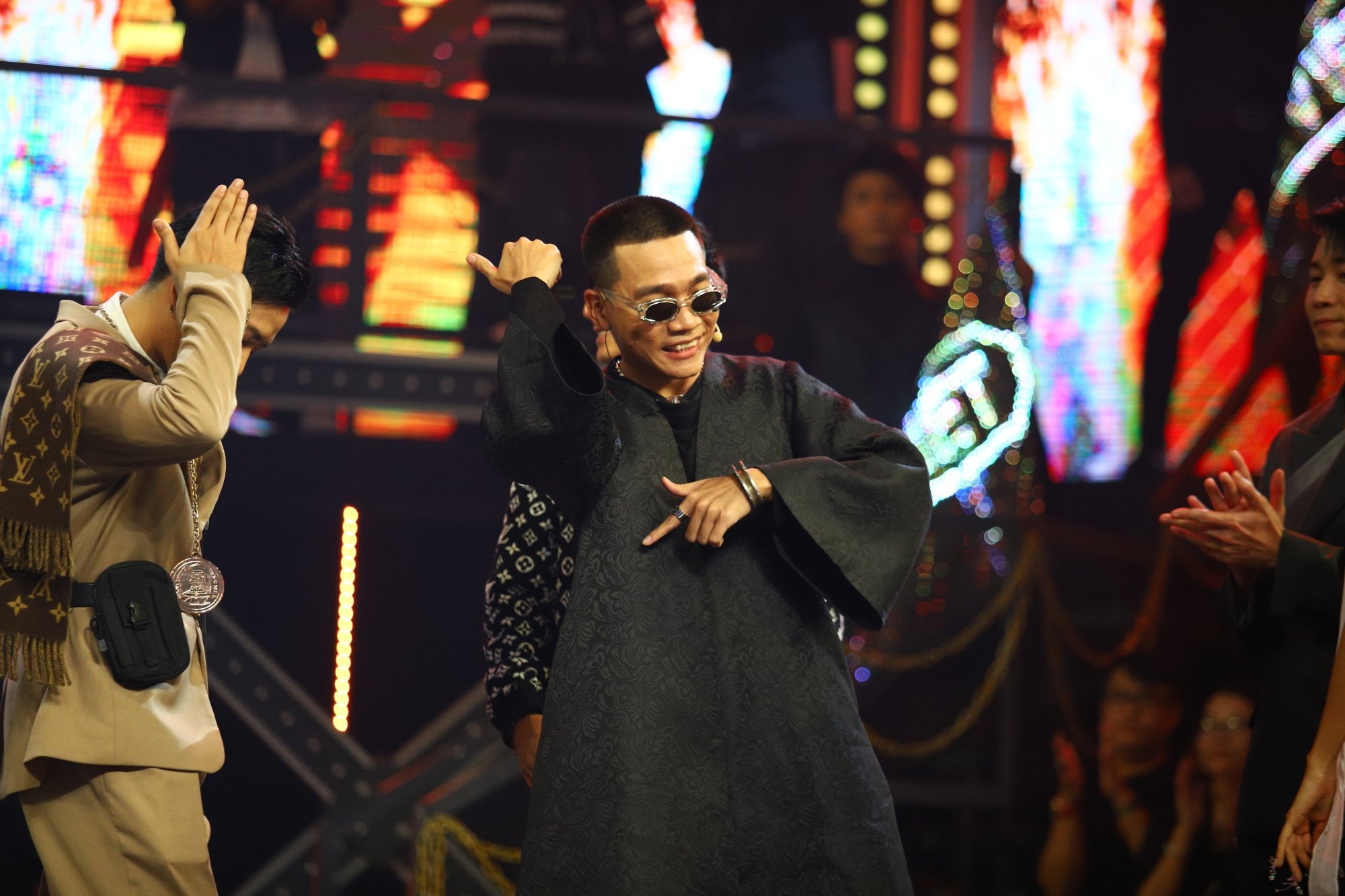 khoanh khac chung ket rap viet anh 10