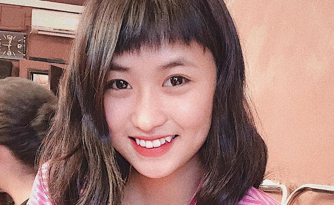 Ve ngoai cua ban gai De Choat hinh anh