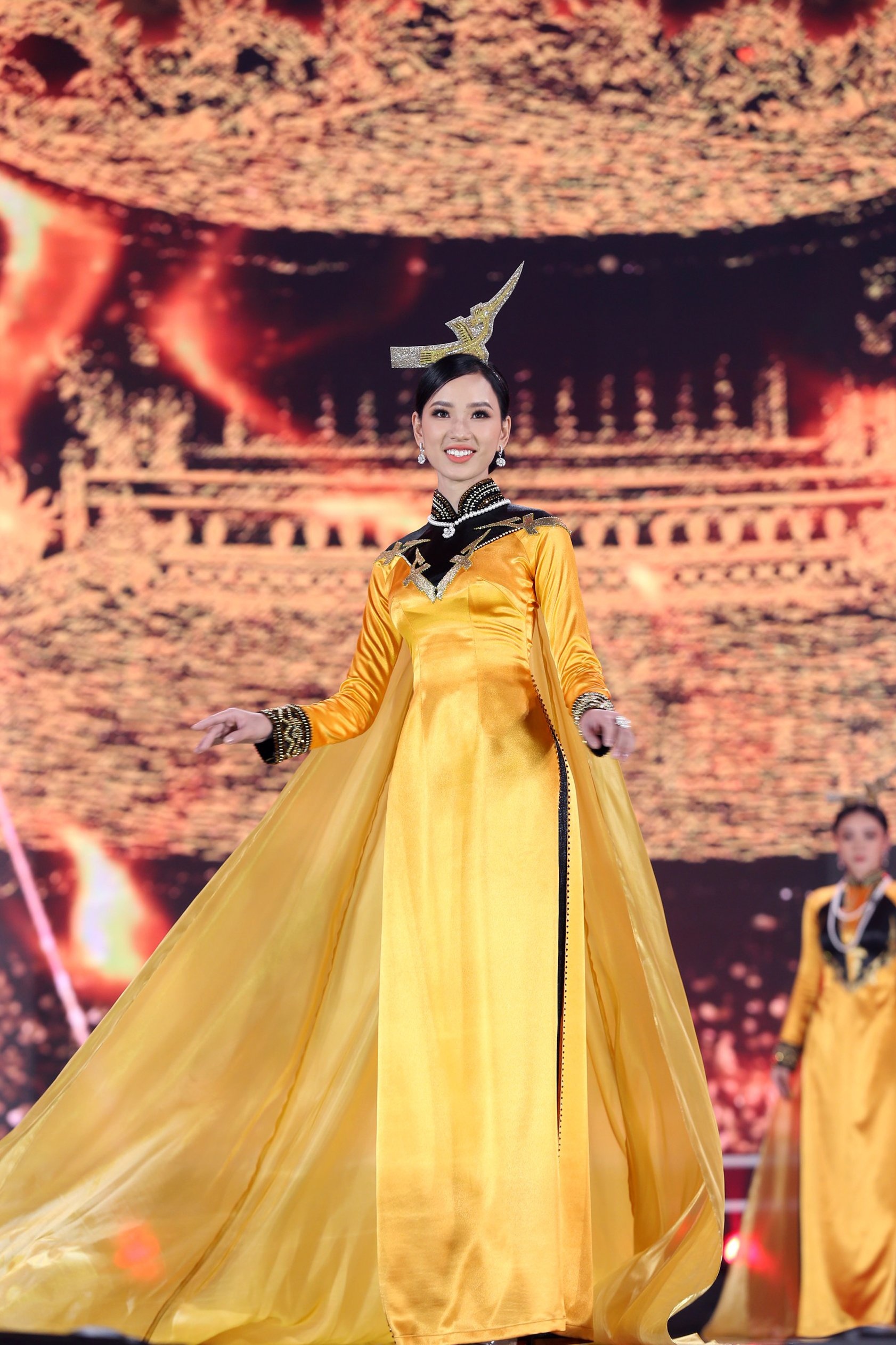 hoa hậu việt nam 2020 thi áo dài ảnh 7 hoa hau viet nam 2020 thi ao dai anh 7