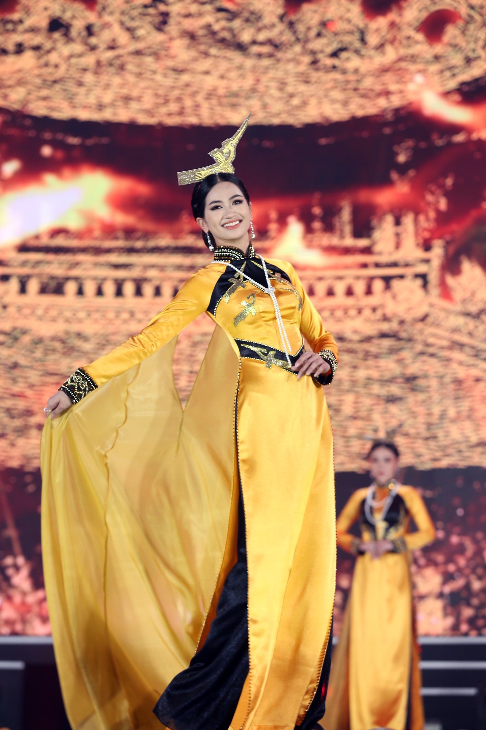 hoa hậu việt nam 2020 thi áo dài ảnh 8 hoa hau viet nam 2020 thi ao dai anh 8