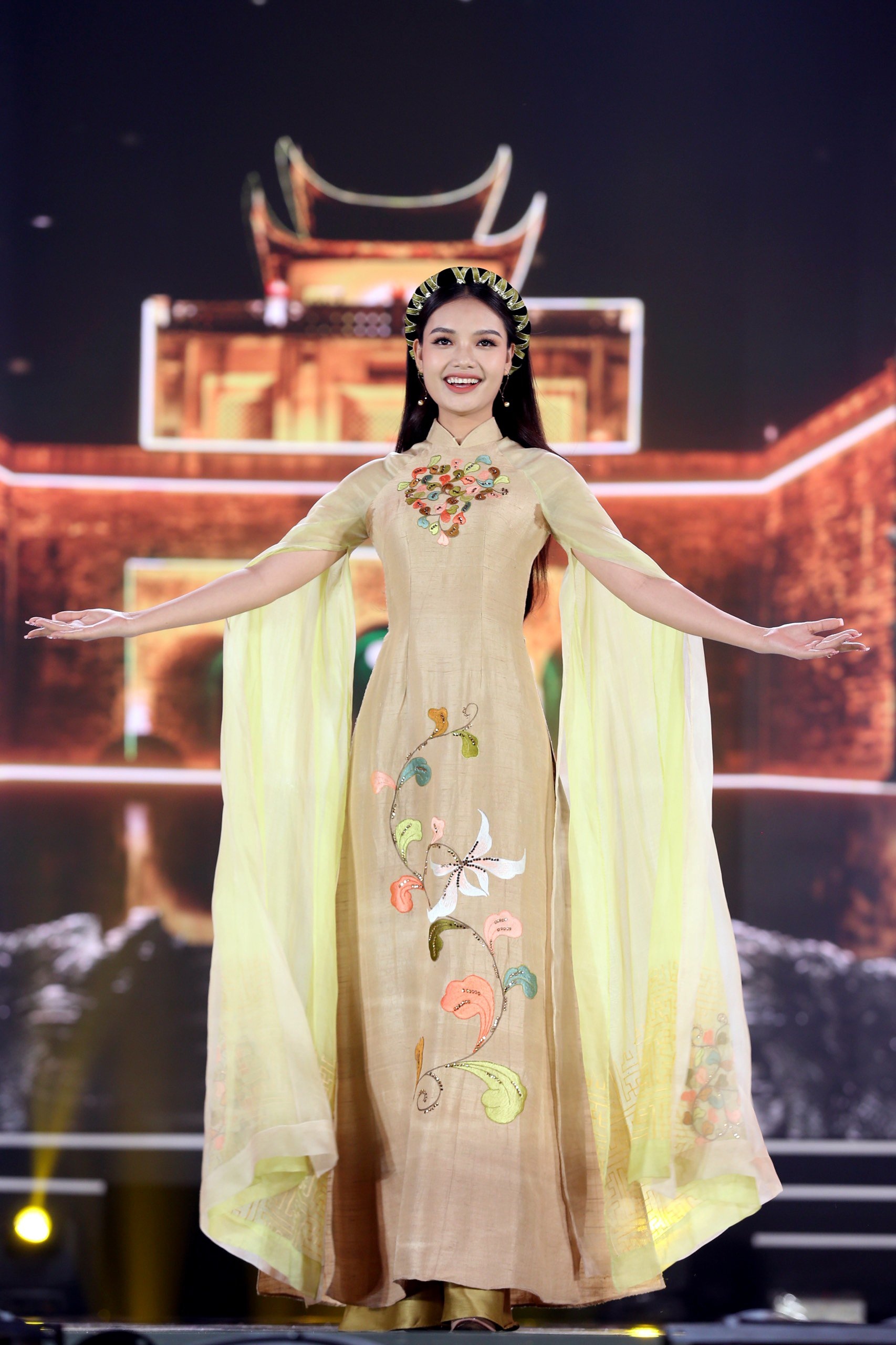 hoa hậu việt nam 2020 thi áo dài ảnh 3 hoa hau viet nam 2020 thi ao dai anh 3