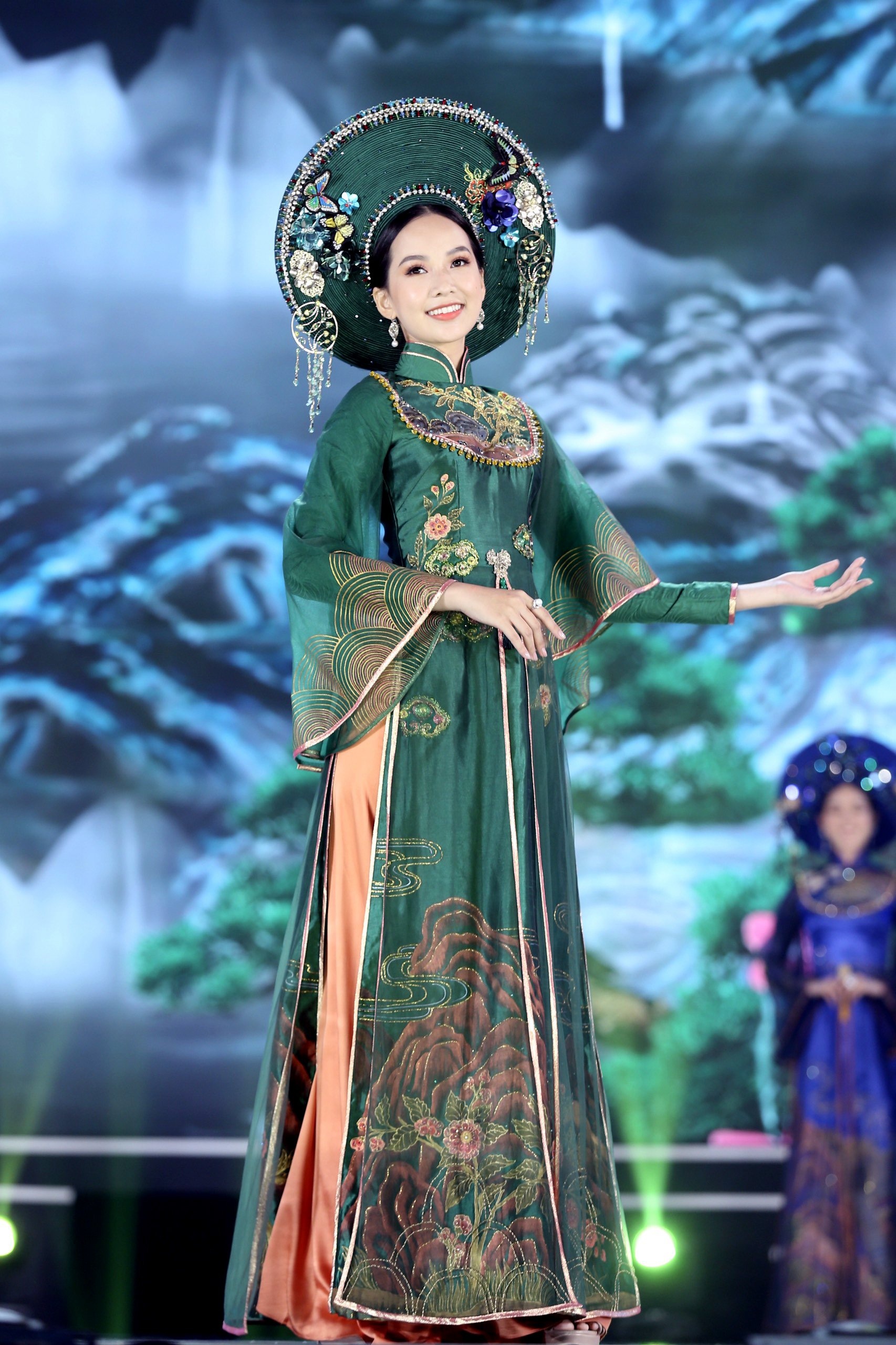 hoa hậu việt nam 2020 thi áo dài ảnh 16 hoa hau viet nam 2020 thi ao dai anh 16