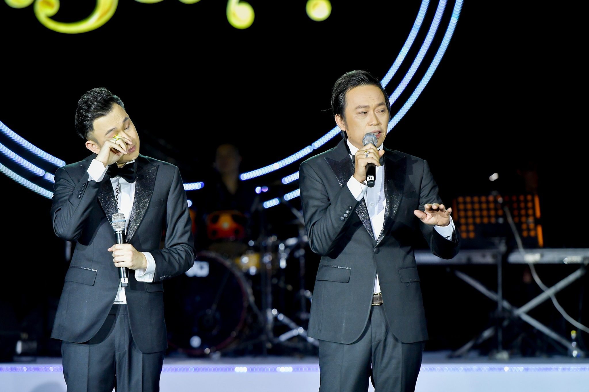 hoài linh dương triệu vũ hát tặng bố mẹ ảnh 4 hoai linh duong trieu vu hat tang bo me anh 4