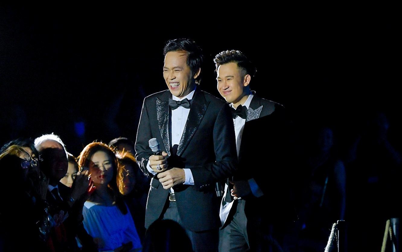 hoài linh dương triệu vũ hát tặng bố mẹ ảnh 2 hoai linh duong trieu vu hat tang bo me anh 2