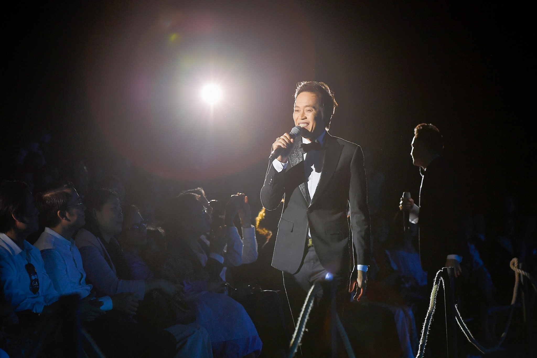 hoài linh dương triệu vũ hát tặng bố mẹ ảnh 3 hoai linh duong trieu vu hat tang bo me anh 3