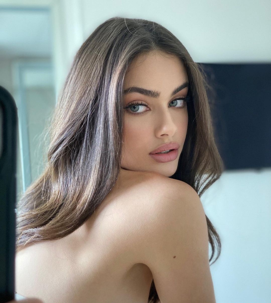 nhan sac Yael Shelbia anh 3