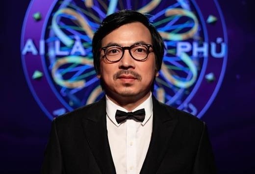 'Giao su Xoay' Dinh Tien Dung dan Ai la trieu phu 2021 hinh anh