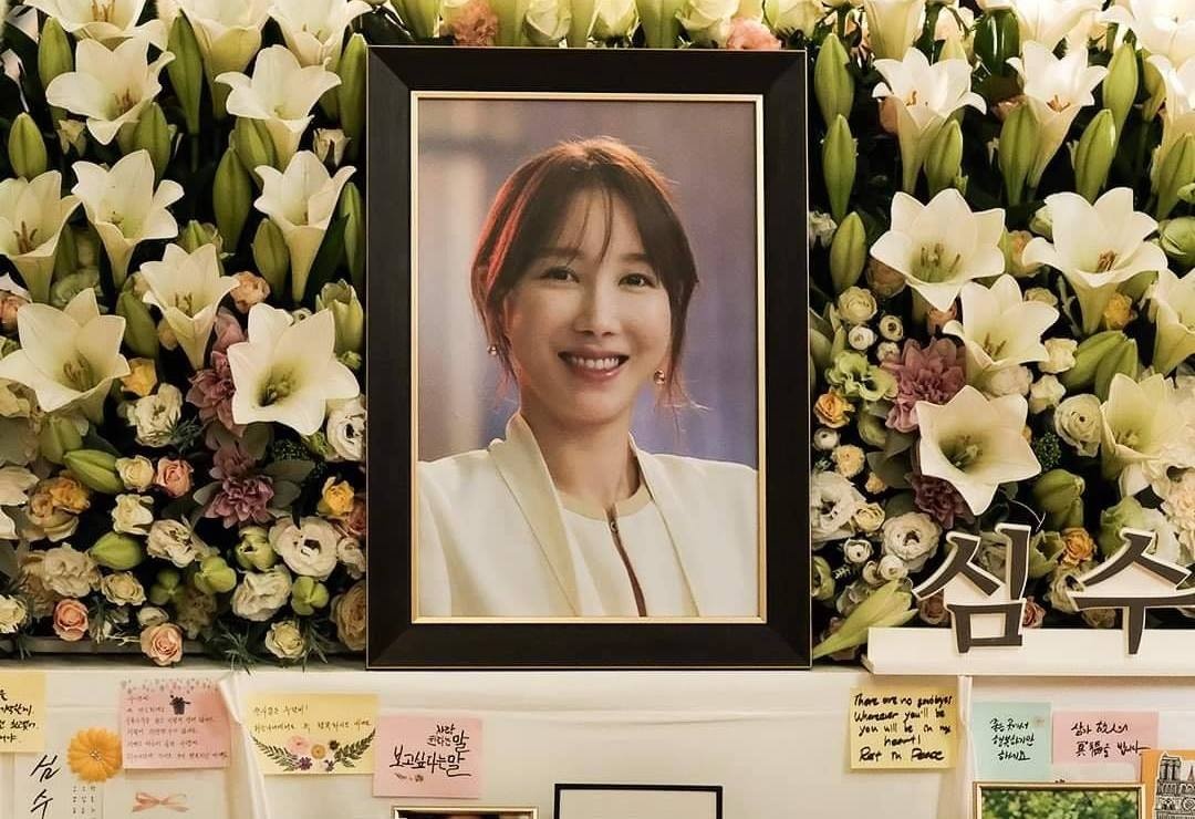 Truoc gio chieu tap cuoi 'Penthouse', e-kip tung anh le tang nu chinh hinh anh