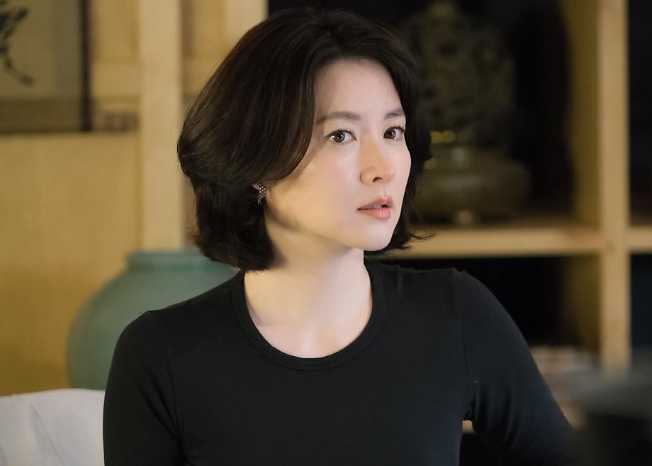 Lee Young Ae vieng mo be gai 16 thang tuoi bi cha me nuoi bao hanh hinh anh