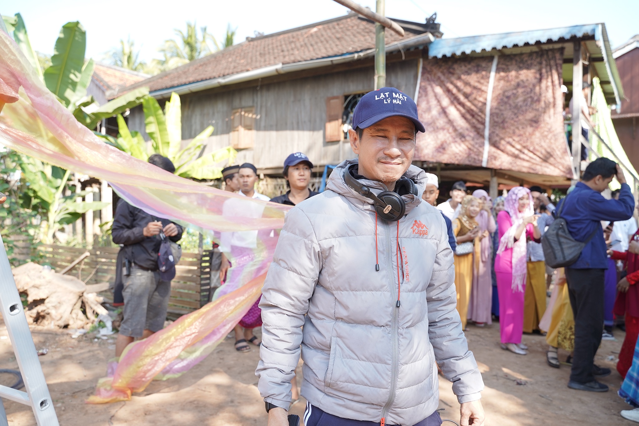 hau truong phim lat mat anh 1