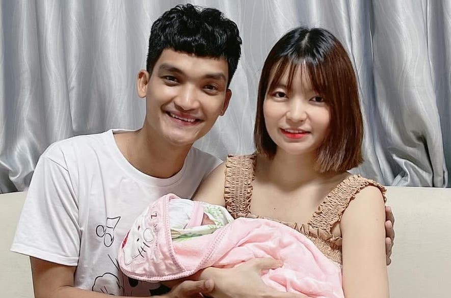 Mac Van Khoa khoc khi ke chuyen dua vo di sinh hinh anh