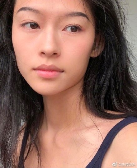 co gai viet giong chuong tu di anh 8